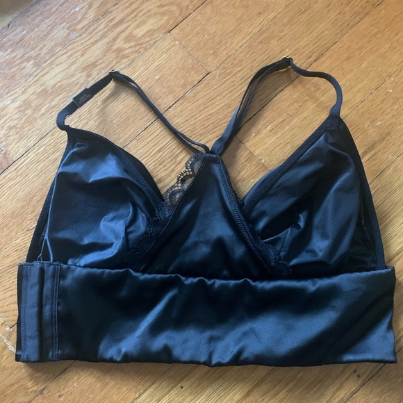 Victoria’s Secret Broadband Bralette - Picture 2 of 2